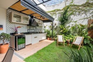 dapur terbuka samping taman