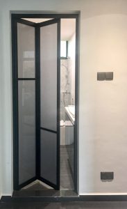 Pintu Kaca Lipat