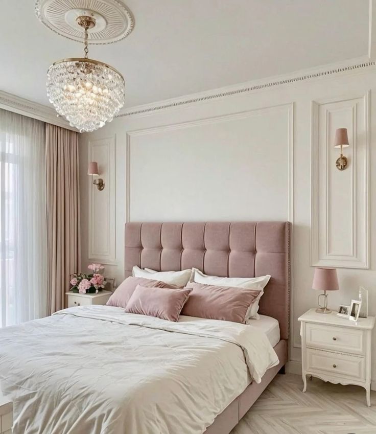 Kamar Feminin dengan Warna Lembut