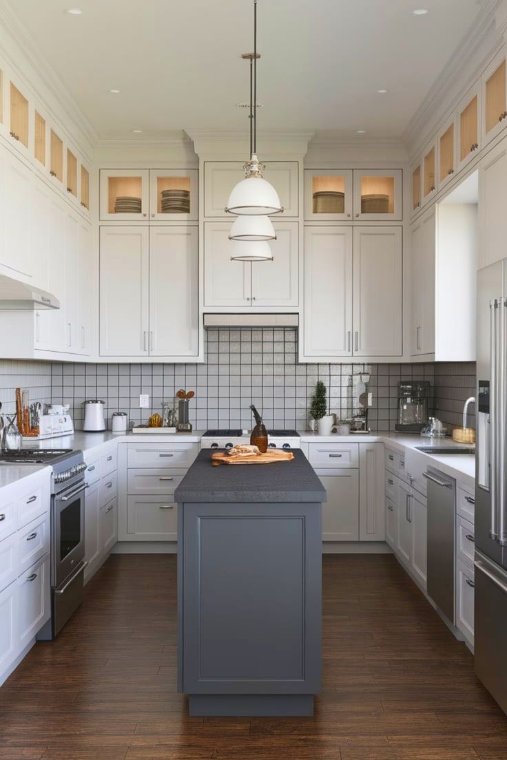 Dapur Letter U dengan Kitchen Island