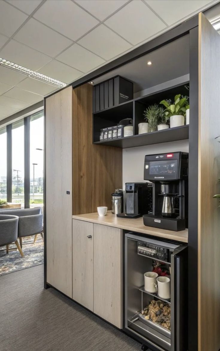 Pantry Kantor dengan Sentuhan Tanaman