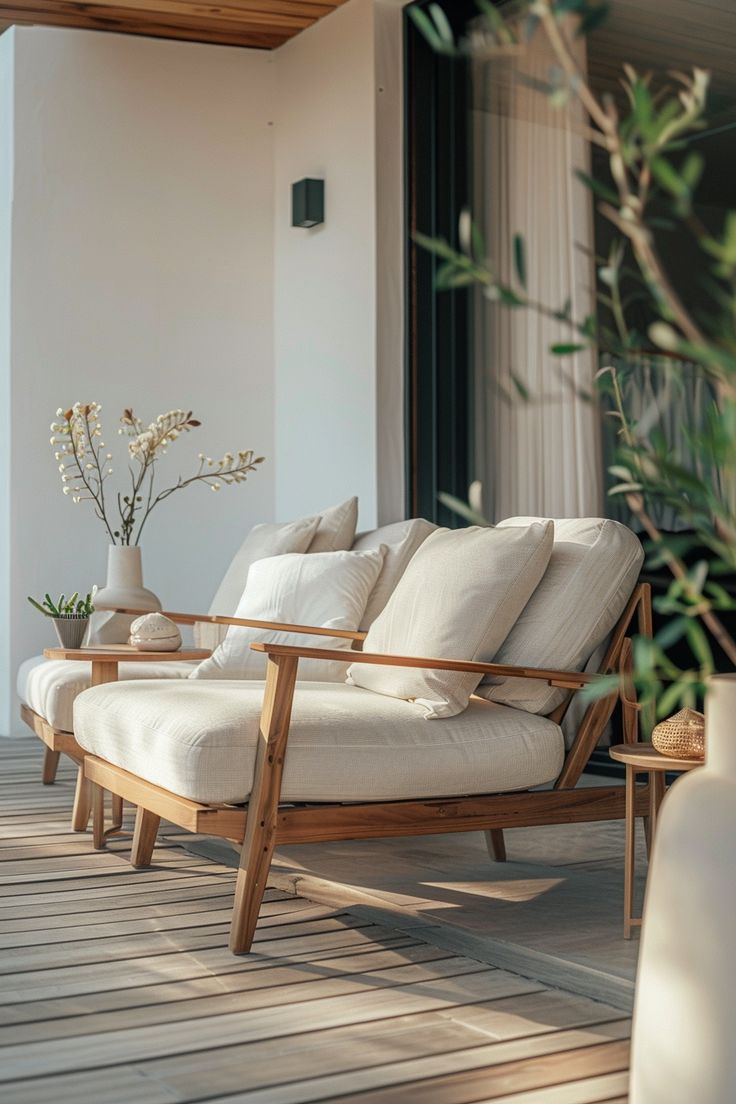 Gunakan Kursi Santai agar Teras Lebih Nyaman