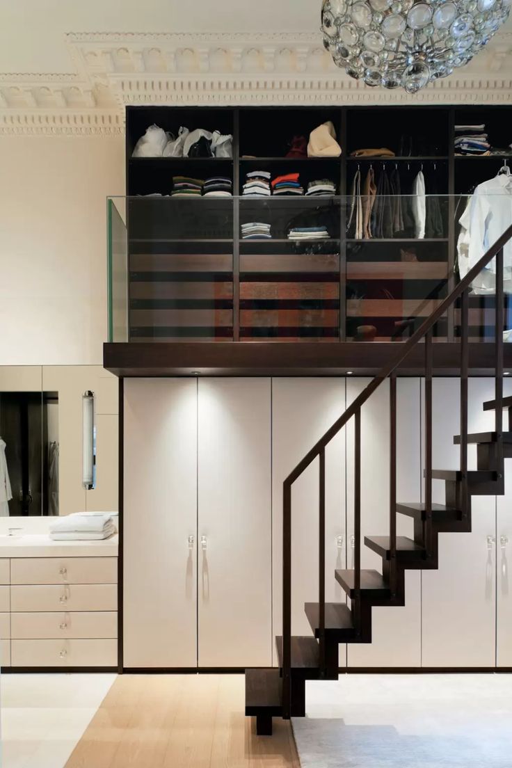 Mezzanine untuk Walk-in Closet