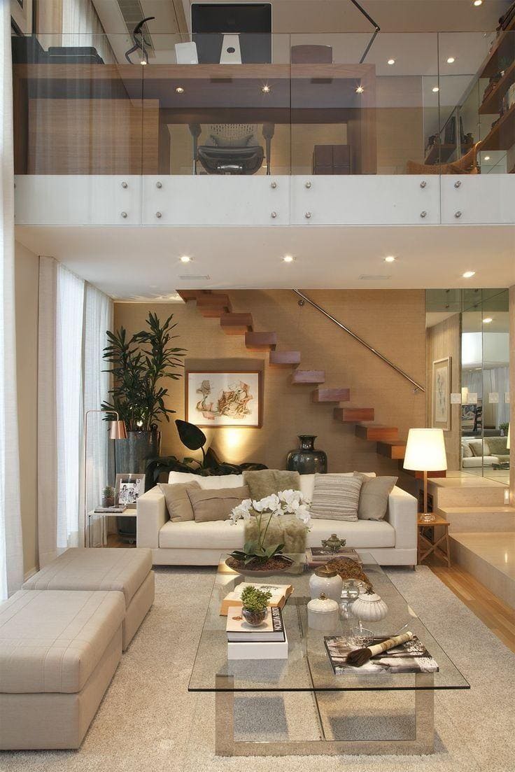 Mezzanine Terbuka dengan Railing Kaca